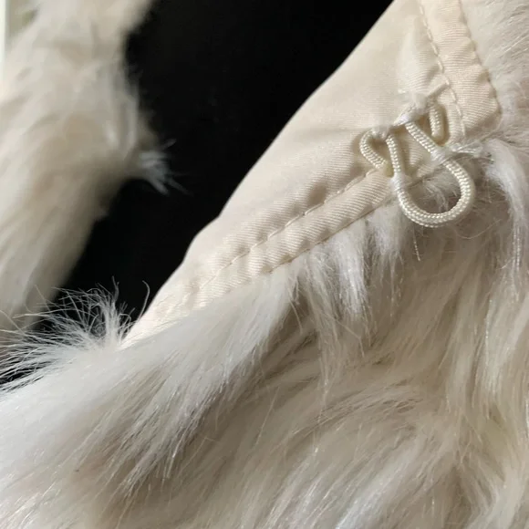 Vest. Faux fur. 🎁 gift item, Comfy warmth.(New no tags
